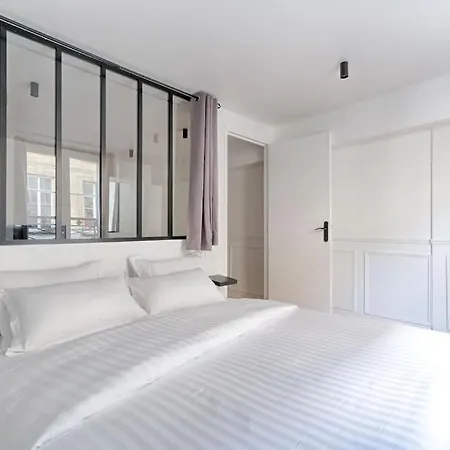 Mykeypers - Stylish & Luxury Duplex 2br-8p - Le Marais * Parigi